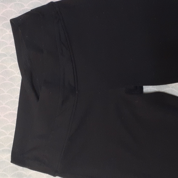 Lululemon Yoga Pants Size 6 - Picture 2 of 9